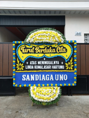 Papan Bunga Duka di Cikareo Utara